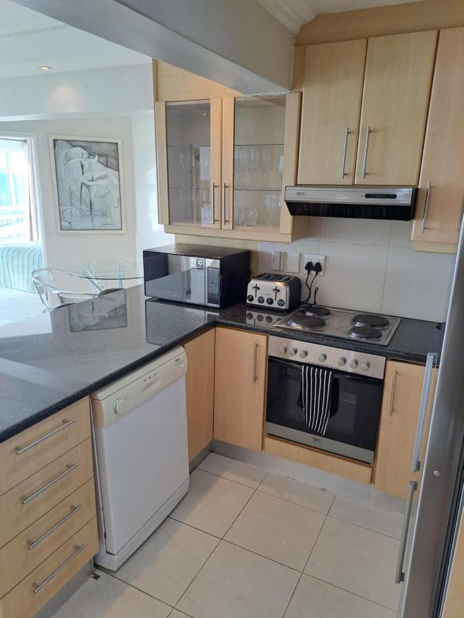 3 Bedroom Sea Facing Family Apartment Cape Town Moullie Point エクステリア 写真