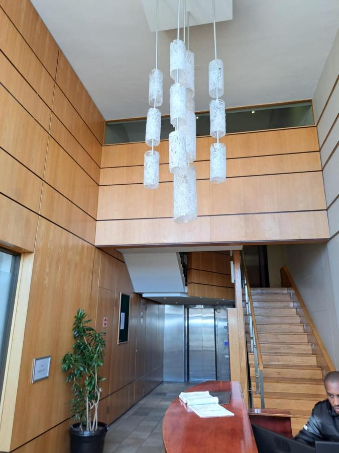 3 Bedroom Sea Facing Family Apartment Cape Town Moullie Point エクステリア 写真