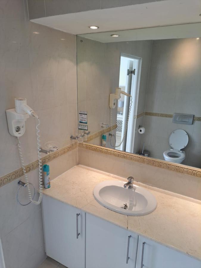 3 Bedroom Sea Facing Family Apartment Cape Town Moullie Point エクステリア 写真