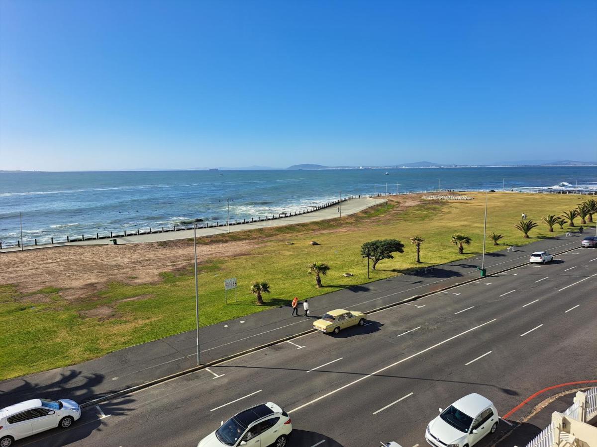 3 Bedroom Sea Facing Family Apartment Cape Town Moullie Point エクステリア 写真