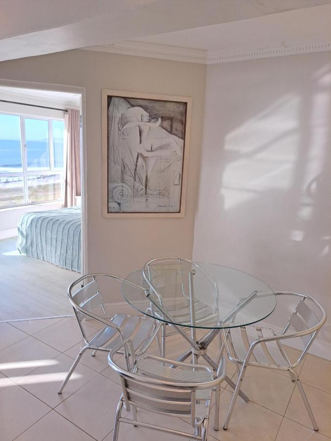 3 Bedroom Sea Facing Family Apartment Cape Town Moullie Point エクステリア 写真