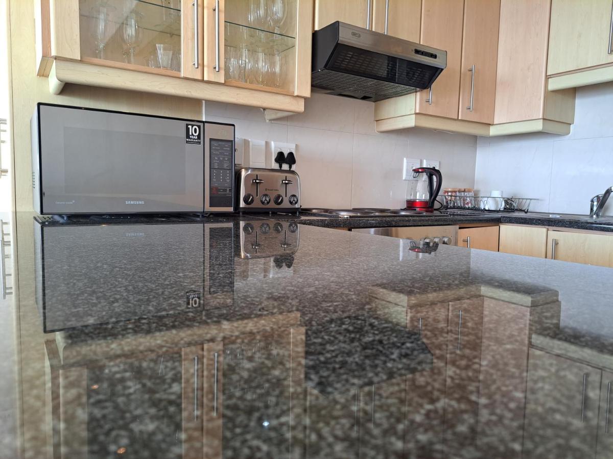 3 Bedroom Sea Facing Family Apartment Cape Town Moullie Point エクステリア 写真